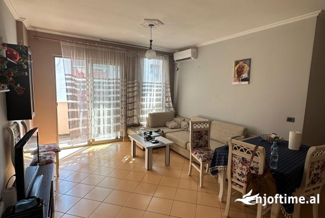 Shtepi ne shitje Apartament ne Tirane, 2+1, Mobilimi E mobiluar, Pagesa 115,000  Euro.
