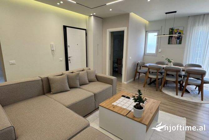 Shtepi ne shitje Apartament ne Tirane, 2+1, Mobilimi E mobiluar, Pagesa 260,000  Euro.