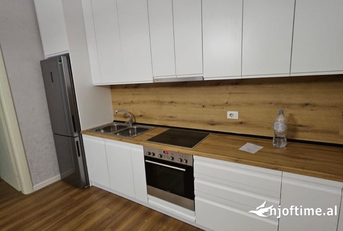 Shtepi me qera Apartament ne Tirane, 1+1, Mobilimi E mobiluar, Pagesa 600  Euro.