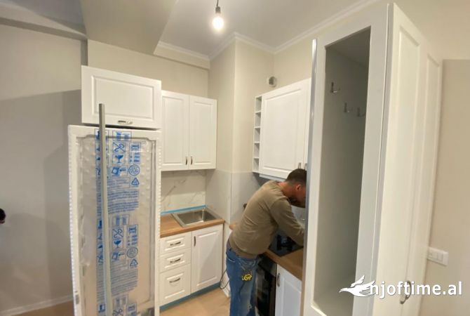 Shtepi ne shitje Apartament ne Tirane, 1+1, Mobilimi E mobiluar, Pagesa 124,000  Euro.