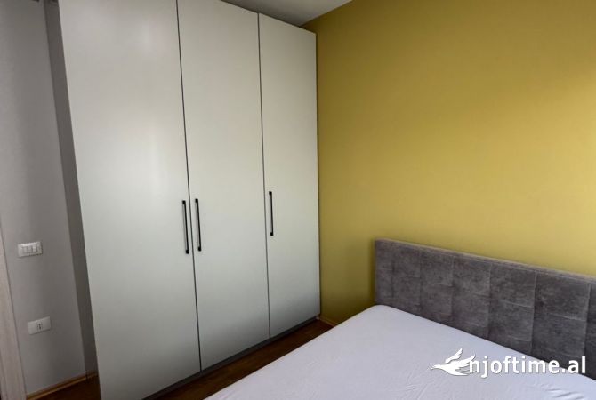 Shtepi me qera Vila Luksoze ne Tirane, 3+1, Mobilimi E mobiluar, Pagesa 3,000  Euro.