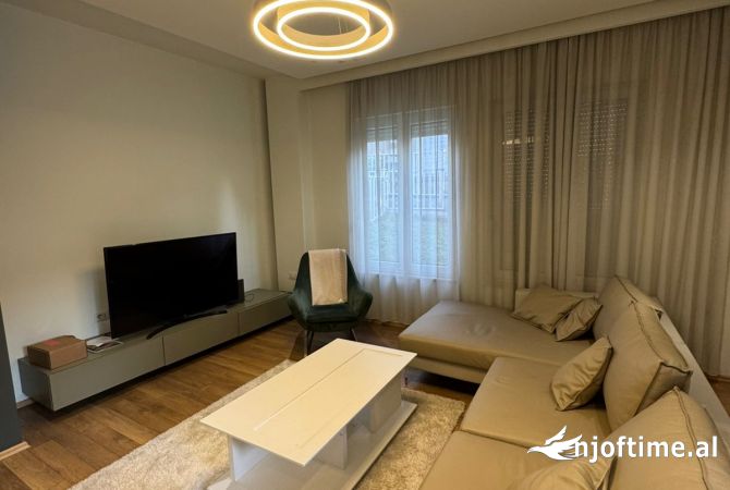 Shtepi me qera 3+1 ne Tirane - 3,000 Euro
