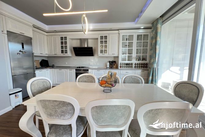 Shtepi ne shitje Apartament ne Tirane, 2+1, Mobilimi E mobiluar, Pagesa 310,000  Euro.