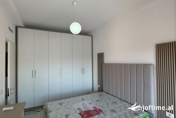 Shtepi me qera Apartament ne Tirane, 2+1, Mobilimi E mobiluar, Pagesa 550  Euro.