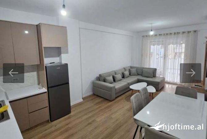 Shtepi me qera Apartament ne Tirane, 1+1, Mobilimi E mobiluar, Pagesa 500  Euro.