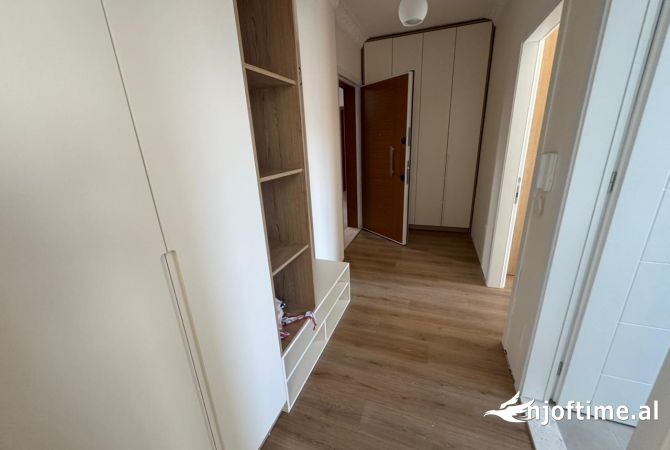 Shtepi me qera Apartament ne Tirane, 1+1, Mobilimi E mobiluar, Pagesa 550  Euro.