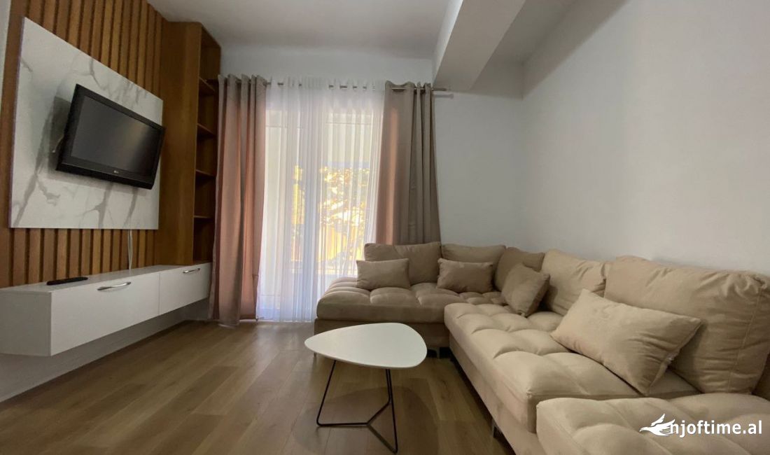 Shtepi me qera Apartament ne Tirane, 2+1, Mobilimi E mobiluar, Pagesa 450  Euro.