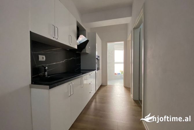 Shtepi me qera Apartament ne Tirane, 2+1, Mobilimi E mobiluar, Pagesa 450  Euro.