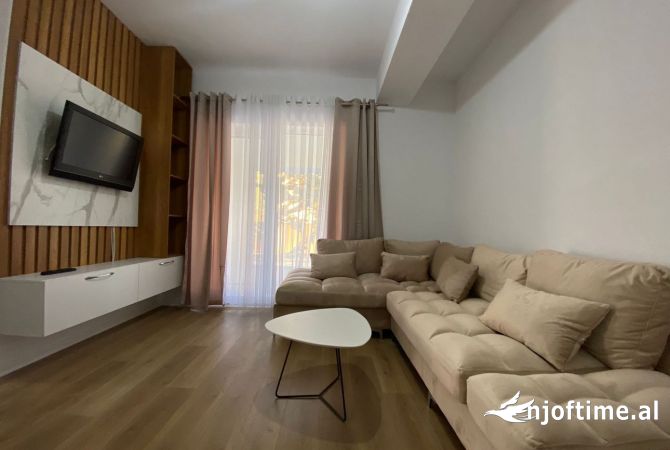 Shtepi me qera 2+1 ne Tirane - 450 Euro
