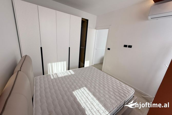 Shtepi ne shitje Apartament ne Tirane, 1+1, Mobilimi E mobiluar, Pagesa 141,000  Euro.