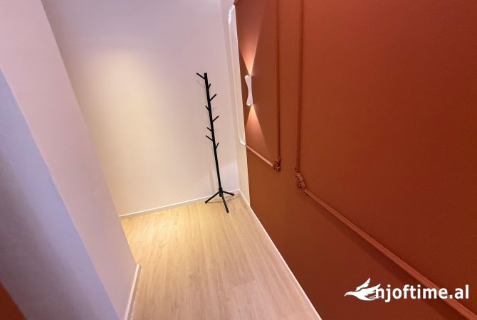 Shtepi ne shitje Apartament ne Tirane, 1+1, Mobilimi E mobiluar, Pagesa 155,000  Euro.