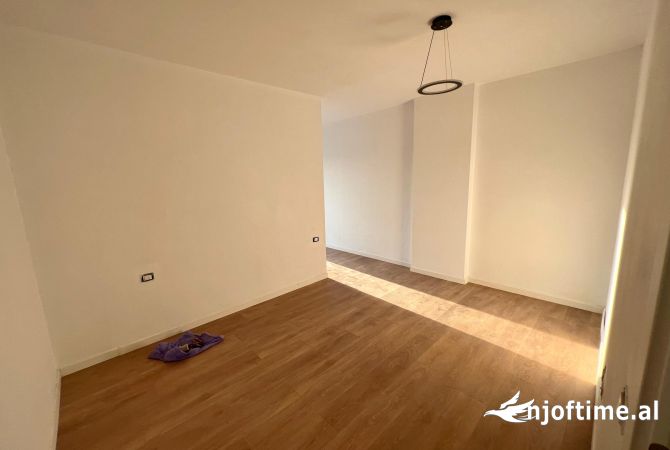 Shtepi me qera Apartament ne Tirane, 2+1, Mobilimi E mobiluar, Pagesa 650  Euro.