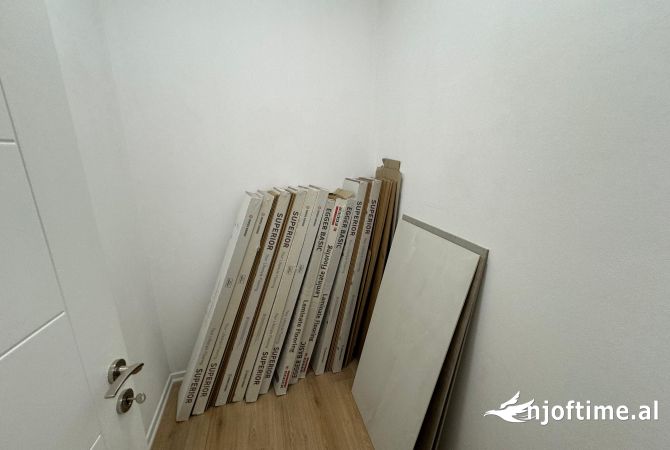 Shtepi me qera Apartament ne Tirane, 3+1, Mobilimi E mobiluar, Pagesa 1,100  Euro.