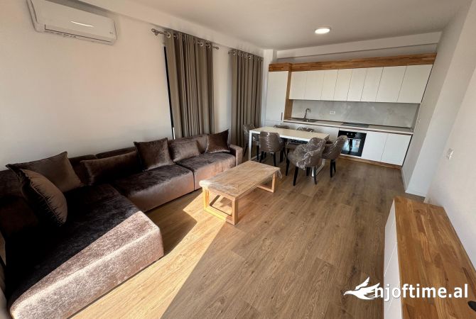 Shtepi me qera 2+1 ne Tirane - 900 Euro