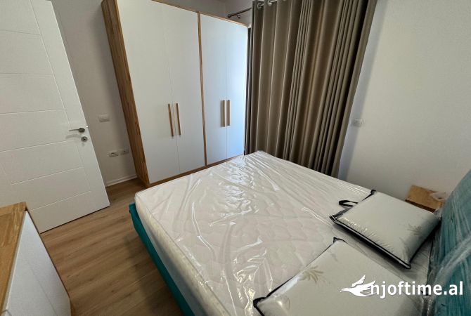 Shtepi me qera Apartament ne Tirane, 2+1, Mobilimi E mobiluar, Pagesa 950  Euro.