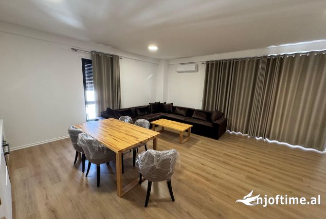 Shtepi me qera 2+1 ne Tirane - 950 Euro