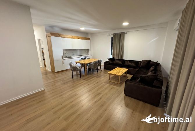 Shtepi me qera 2+1 ne Tirane - 950 Euro