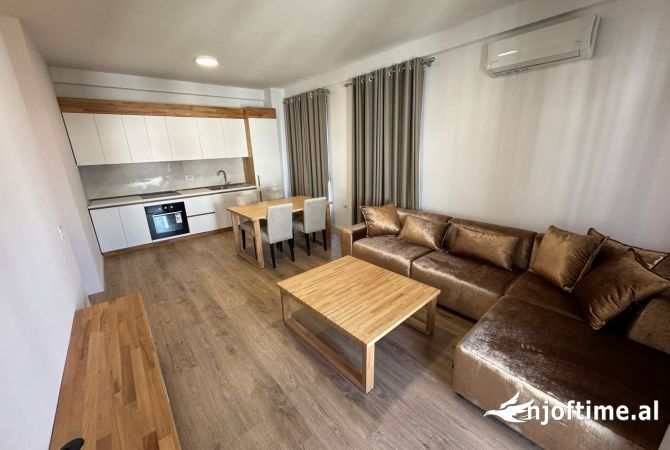 Shtepi me qera 2+1 ne Tirane - 900 Euro