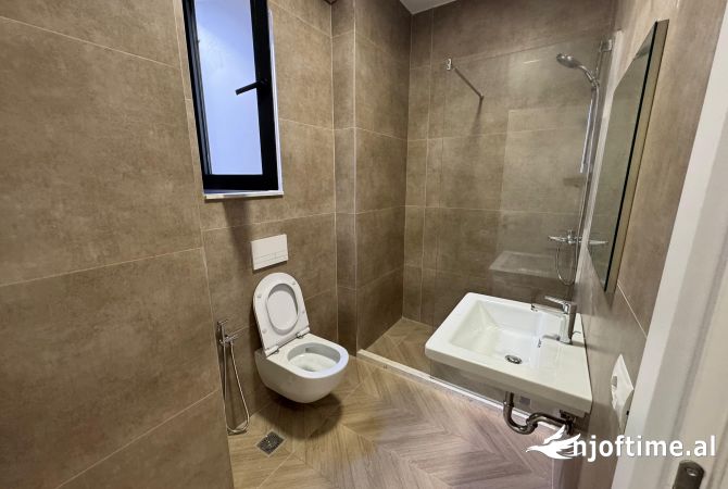 Shtepi me qera 3+1 ne Tirane - 1,100 Euro