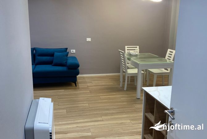 Shtepi me qera Apartament ne Tirane, 2+1, Mobilimi E mobiluar, Pagesa 700  Euro.