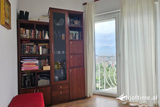Shtepi ne shitje Apartament ne Tirane, 3+1, Mobilimi E mobiluar, Pagesa 350,000  Euro.
