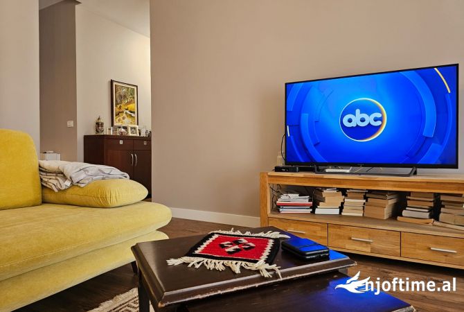 Shtepi ne shitje Apartament ne Tirane, 3+1, Mobilimi E mobiluar, Pagesa 350,000  Euro.