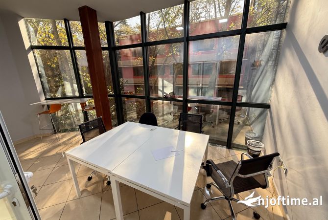Jept me qera ambient Zyrash e pershtatur per cdo lloj zyre  📍rtsh , padam , 1500 euro 