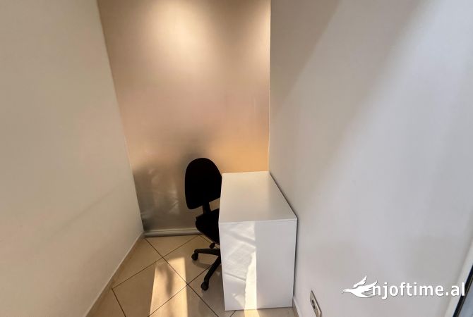 Ambient biznesi me qera 3+1 ne Tirane - 1,500 Euro