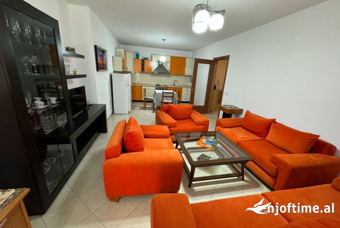 Shtepi me qera Apartament ne Tirane, 2+1, Mobilimi E mobiluar, Pagesa 650  Euro.