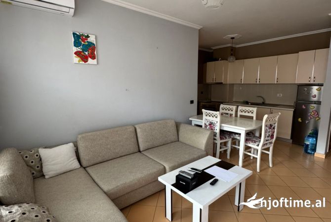 Shtepi ne shitje Apartament ne Tirane, 2+1, Mobilimi E mobiluar, Pagesa 115,000  Euro.