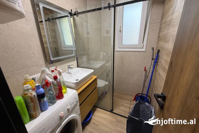 Shtepi me qera Apartament ne Tirane, Garsoniere, Mobilimi E mobiluar, Pagesa 370  Euro.