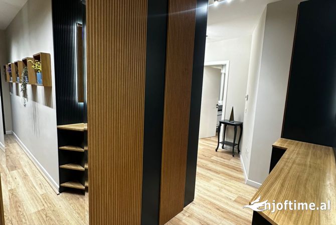 Shtepi me qera Apartament ne Tirane, 2+1, Mobilimi E mobiluar, Pagesa 1,000  Euro.
