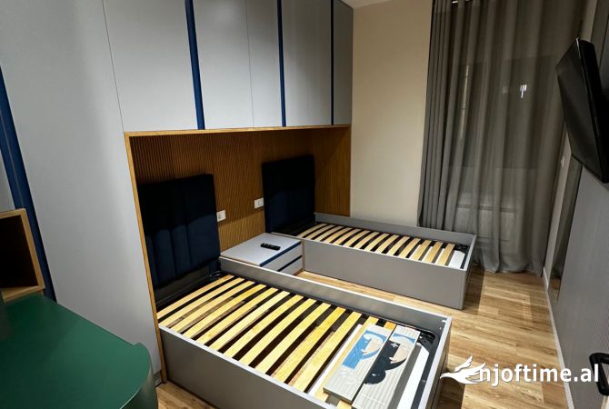 Shtepi me qera Apartament ne Tirane, 2+1, Mobilimi E mobiluar, Pagesa 1,000  Euro.