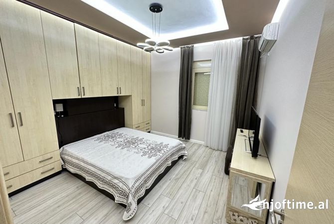 Shtepi me qera Apartament ne Tirane, 1+1, Mobilimi E mobiluar, Pagesa 500  Euro.
