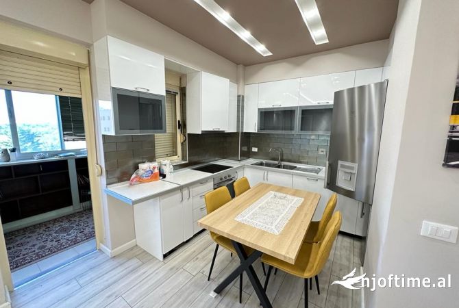 Shtepi me qera Apartament ne Tirane, 1+1, Mobilimi E mobiluar, Pagesa 500  Euro.