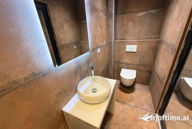 Shtepi ne shitje Apartament ne Tirane, 1+1, Mobilimi E mobiluar, Pagesa 198,000  Euro.