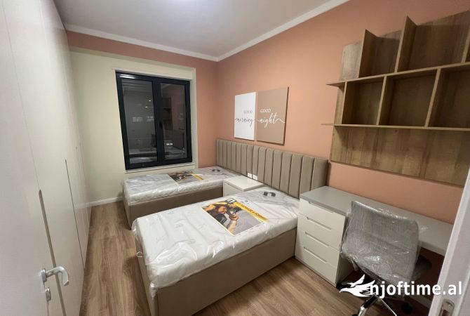 Shtepi me qera Apartament ne Tirane, 2+1, Mobilimi E mobiluar, Pagesa 650  Euro.