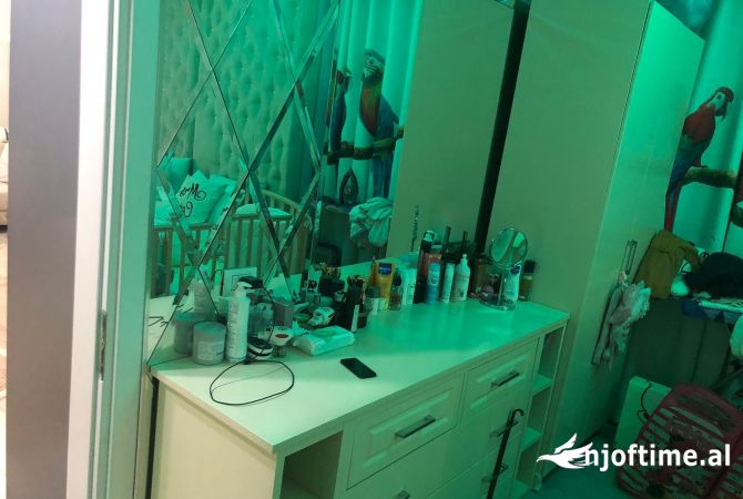 Shtepi me qera Apartament ne Tirane, 1+1, Mobilimi E mobiluar, Pagesa 550  Euro.