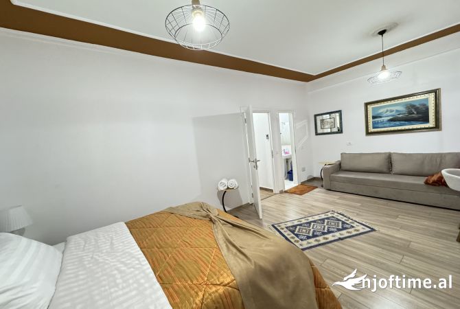 Shtepi me qera Apartament ne Tirane, Garsoniere, Mobilimi E mobiluar, Pagesa 500  Euro.