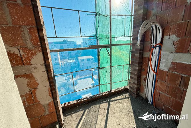 Shtepi ne shitje Apartament ne Tirane, 2+1, Mobilimi Bosh, pa mobiluar, Pagesa 120,000  Euro.