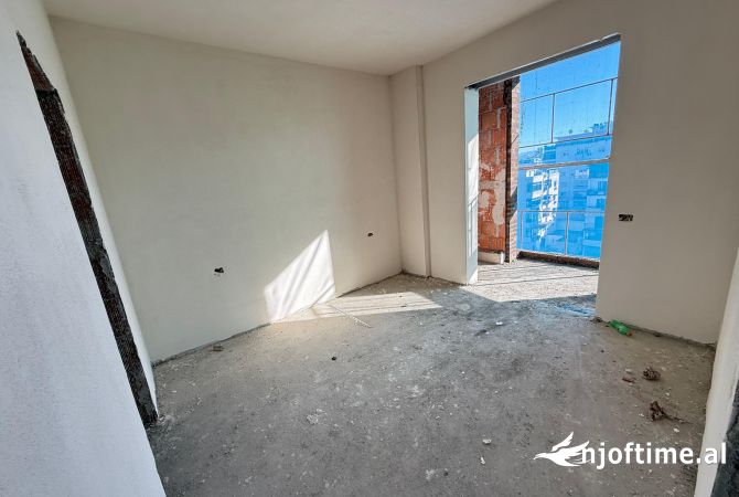 Shtepi ne shitje Apartament ne Tirane, 2+1, Mobilimi Bosh, pa mobiluar, Pagesa 120,000  Euro.