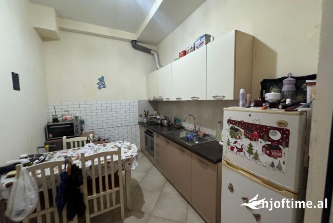 Shtepi me qera 2+1 ne Tirane - 30,000 Leke