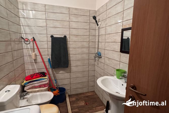 Shtepi me qera 2+1 ne Tirane - 30,000 Leke