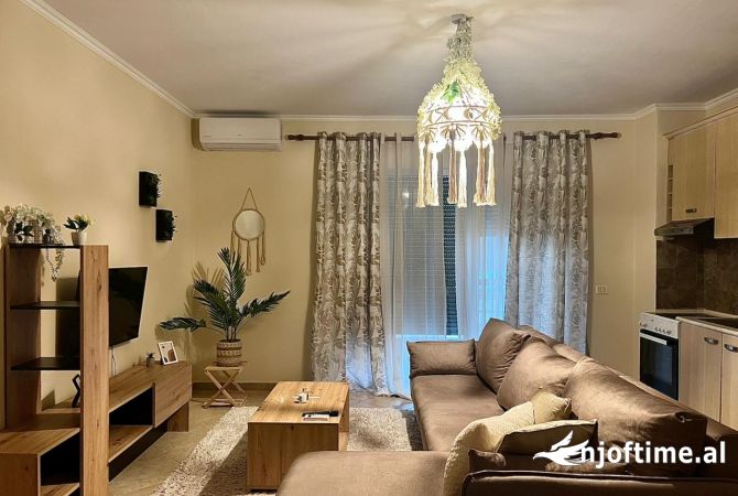 Shtepi me qera 2+1 ne Tirane - 65,000 Leke