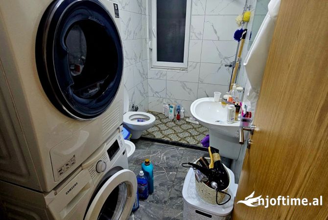 Shtepi me qera Apartament ne Tirane, 1+1, Mobilimi E mobiluar, Pagesa 60,000  Leke.