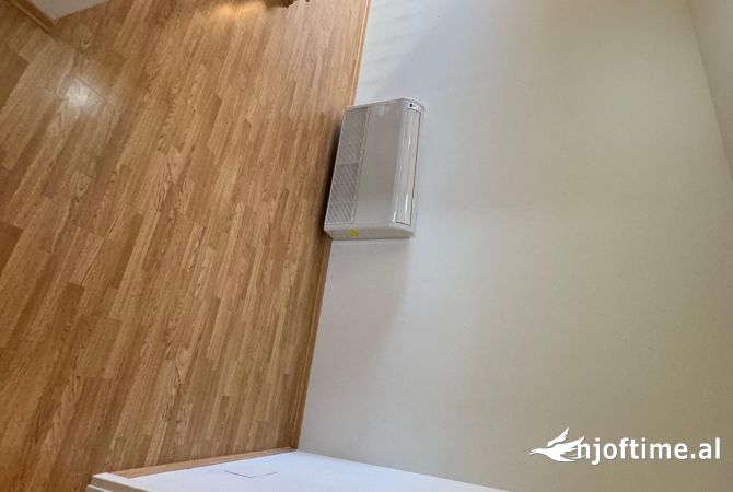 Shtepi me qera Vila Luksoze ne Tirane, 5+1, Mobilimi E mobiluar, Pagesa 2,000  Euro.