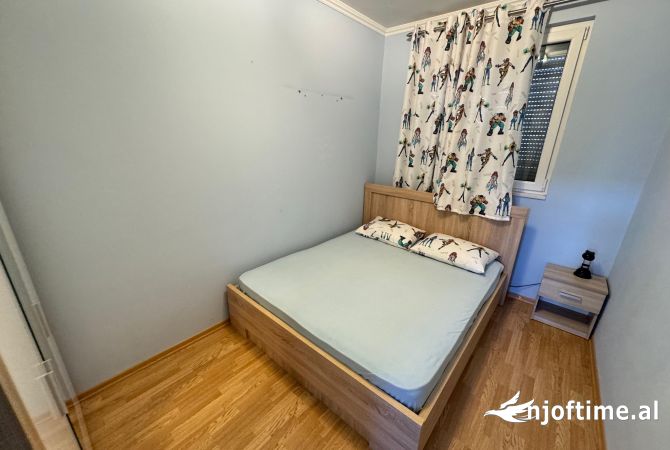 Shtepi me qera Vila Luksoze ne Tirane, 5+1, Mobilimi E mobiluar, Pagesa 2,000  Euro.