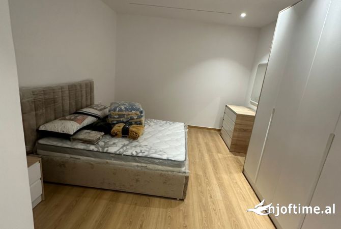 Shtepi me qera Apartament ne Tirane, 1+1, Mobilimi E mobiluar, Pagesa 65,000  Leke.