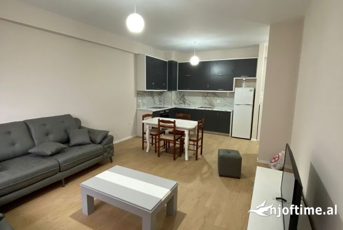 Shtepi me qera 1+1 ne Tirane - 450 Euro