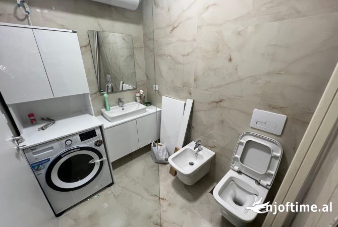 Shtepi me qera Apartament ne Tirane, 2+1, Mobilimi E mobiluar, Pagesa 650  Euro.